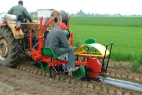 МАШЫНЫ для пакрыцця раслін