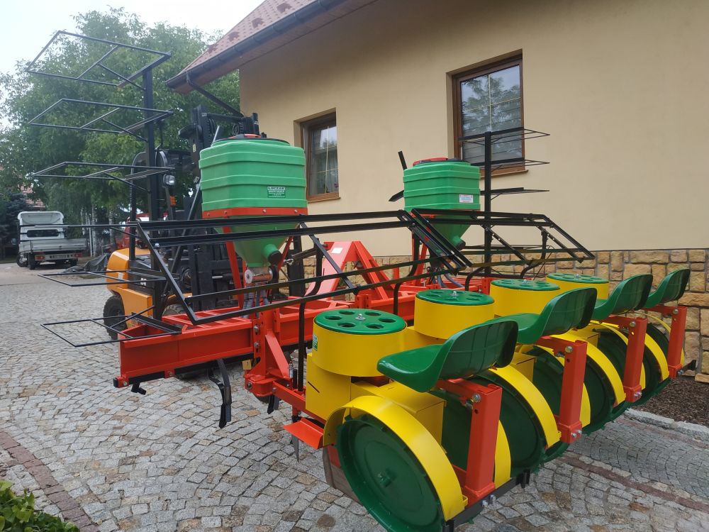 КАРУСЕЛЬНЫЯ САДЗІНЫ