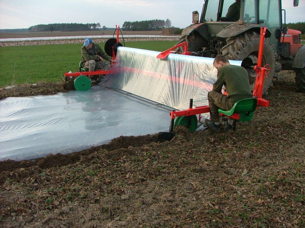 МАШЫНЫ для пакрыцця раслін
